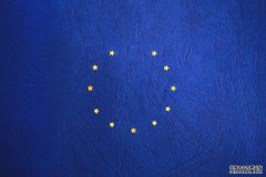 <strong>欧盟宣布暂停对美报复性关税6个月</strong>