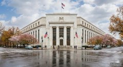 <strong>华尔街调查：美联储料到6月才降息，上月</strong>