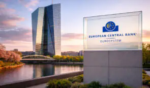 <strong>欧洲央行维持利率不变，但警告称前景可</strong>