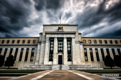 <strong>美联储如期暂停降息，但备选联储主席沃</strong>