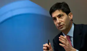 <strong>唐纳德·特朗普宣布凯文·沃什接替鲍威尔</strong>